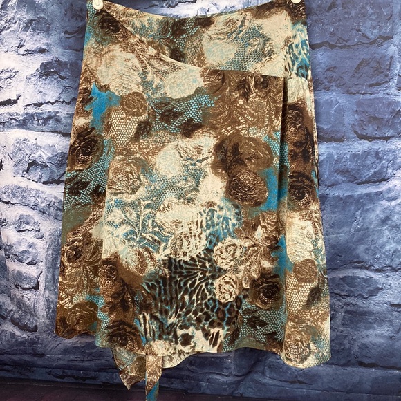 Handkerchief Animal and Lace Print Water Color Flowy Midi Skirt - Picture 7 of 8